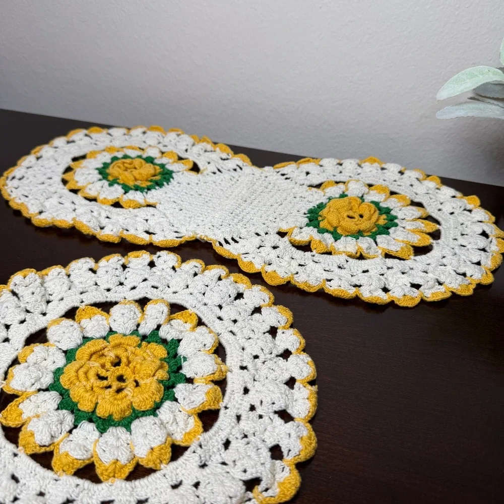 Vintage Handmade Crochet Sunflower Doily Set White Yellow Green Floral 2 Piece‎